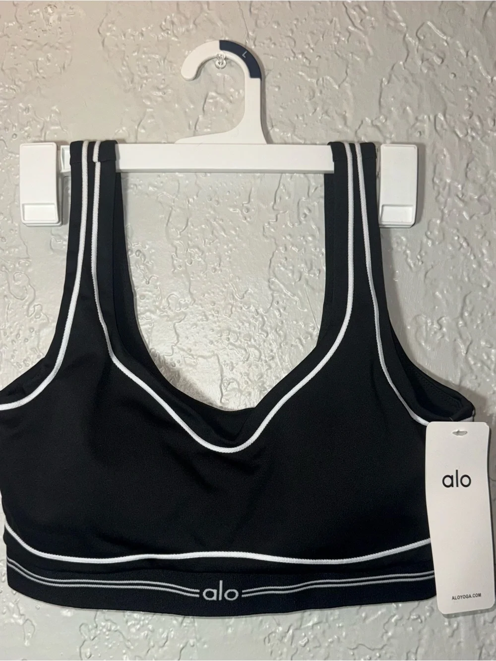 ALO Yoga Black Scoop-Back Sports Bra with Contrast Piping